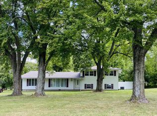 20 Sugarland Rd, Washington, IN 47501