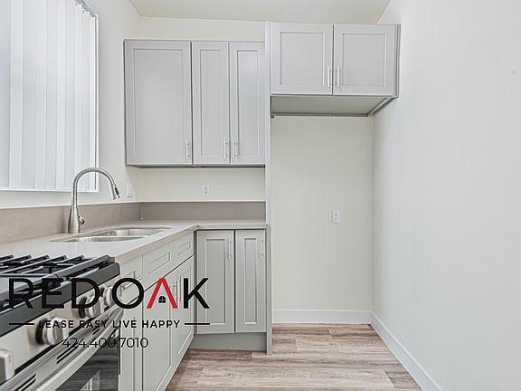 2nd image of 341 3/4 S Alvarado St #504