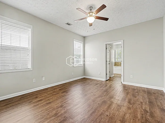 1060 Clairidge Ln — Photo 9