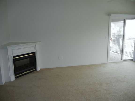 4th image of 16803 Dover Dr