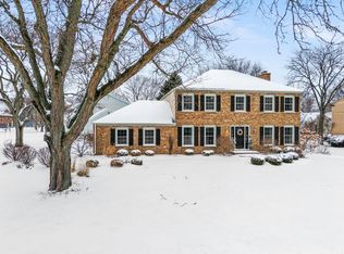 30 Southgate Crse, Saint Charles, IL 60174