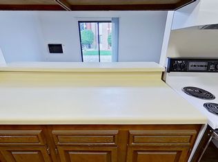 N76W14685 Market Dr APT 9, Menomonee Falls, WI 53051