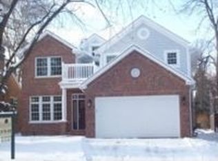 224 S Prospect Ave, Clarendon Hills, IL 60514