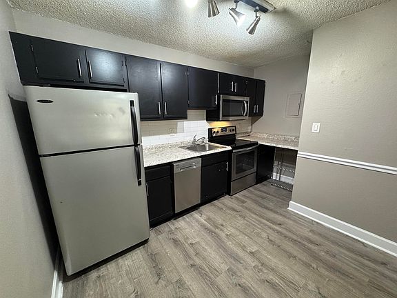 3rd image of 403 Hayden Rd APT 211