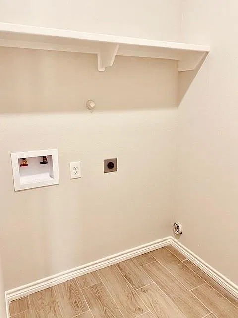 3 bed, 1200 sqft, $1,300 — Photo 4