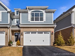 627 Bourbon Ct, Naperville, IL 60565