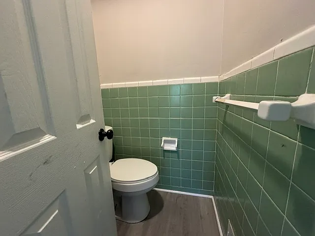 2534 Huntington Dr — Photo 9