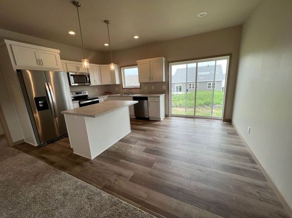 1512 Keystone Cir NE, Dilworth, MN 56529