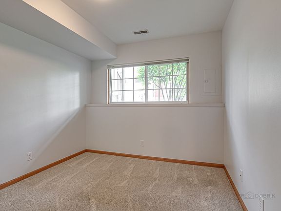 4th image of 1091 Manchester Cir
