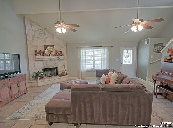 5th image of 30560 Bulverde Hills Dr