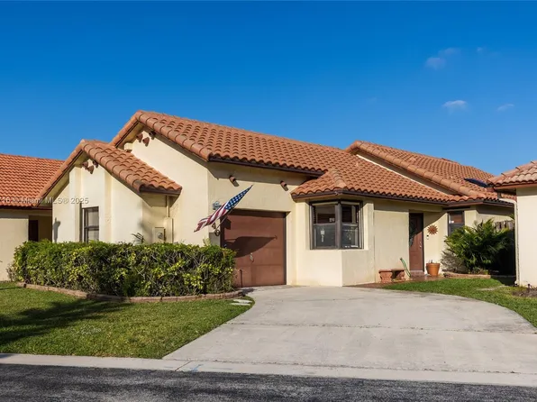 540 SW 113th Ter, Pembroke Pines, FL 33025