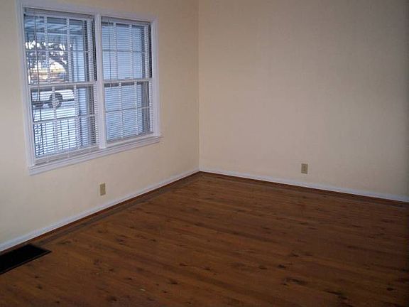 5th image of 5252 Evanston Ave