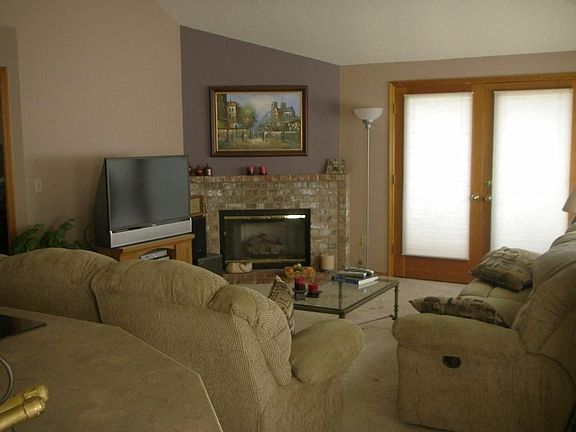5th image of 2416 NE 46th St