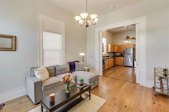 2 bed, 1.5 bath, 929 sqft, $1,750 — Photo 2