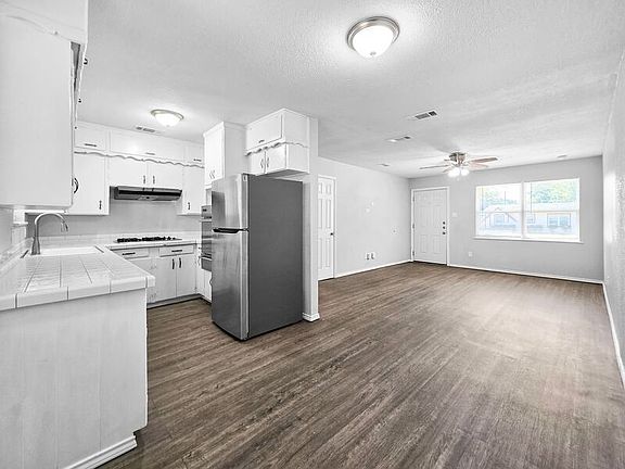 4th image of 204 Pimlico Way