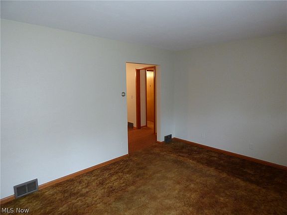 3rd image of 5823 Sarah Ave NW