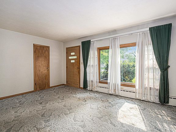 5th image of 2746 Homer Ave