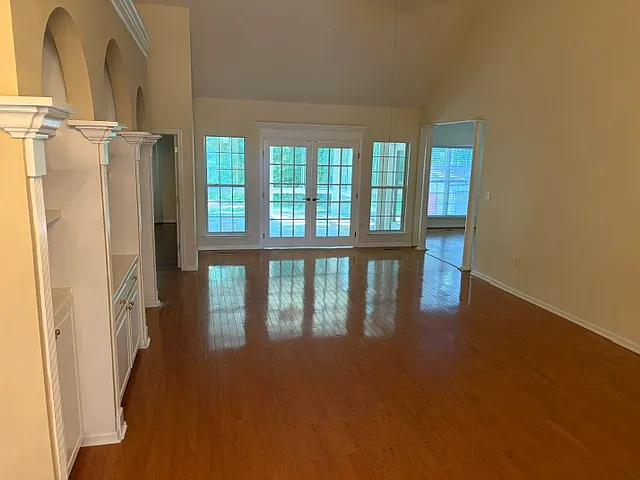 316 Winchester Pl — Photo 4