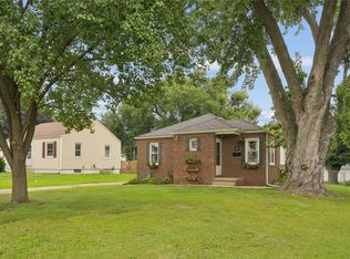 809 10th St, West Des Moines, IA 50265