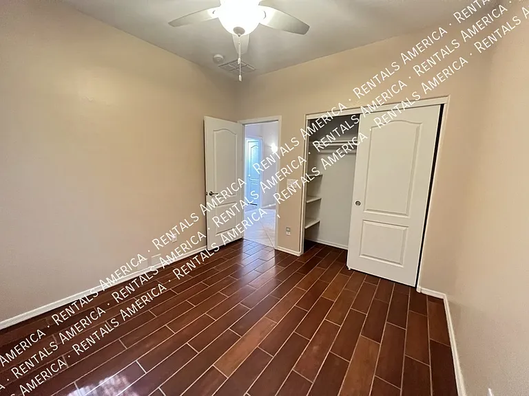 1536 E Fontana Dr — Photo 32