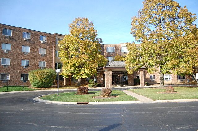 1st image of 1880 Bonnie Ln APT 107