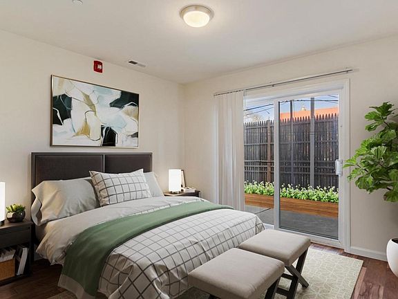 3rd image of 4612 Sansom St #4620