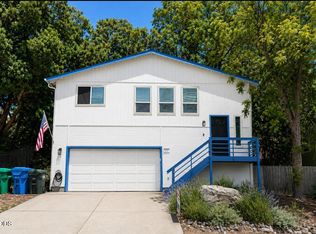 937 4th Ave, Gold Hill, OR 97525