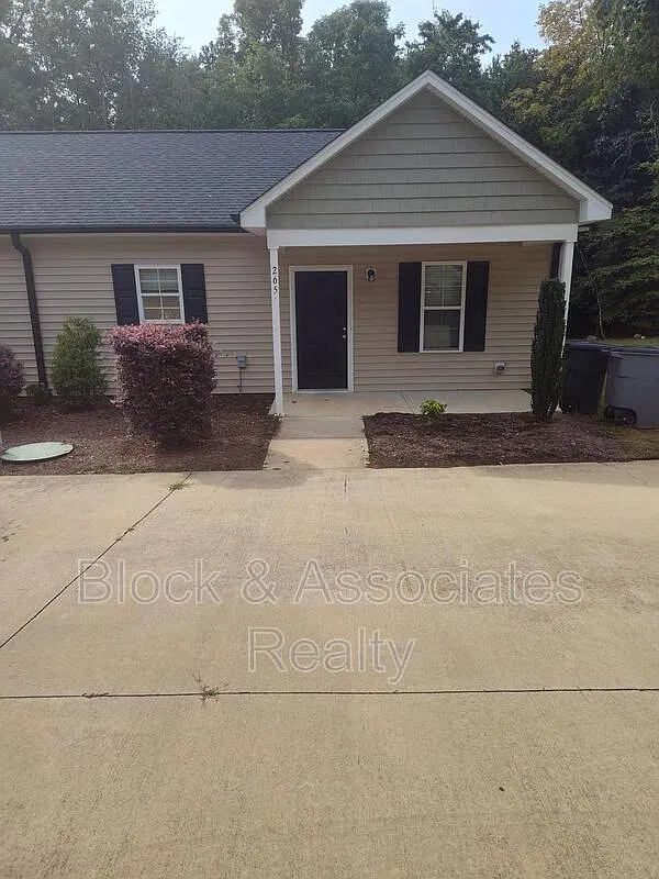 2 bed, 2.0 bath, $1,150 — Photo 2