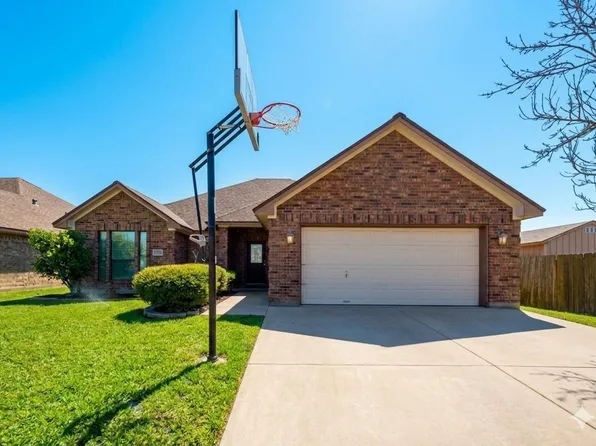 131 Eagle Nest Ct, Richwood, TX 77566