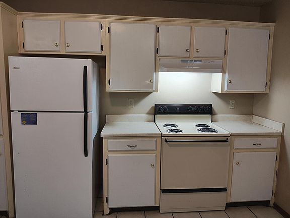 3rd image of 2706 5th Ave Unit B