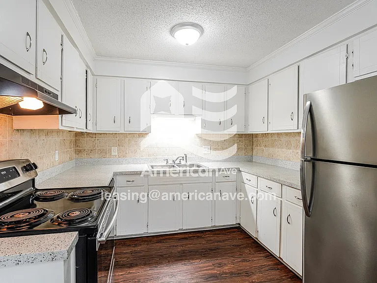 1597_004_kitchen_4.jpg