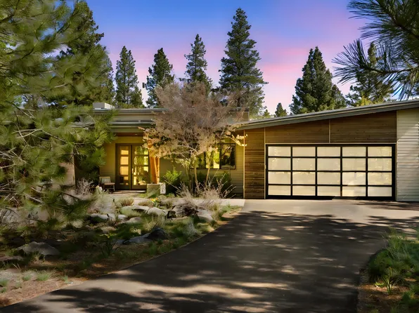 61558 Hosmer Lake Dr, Bend, OR 97702