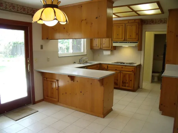 731 W El Dorado Dr, Woodland, CA 95695