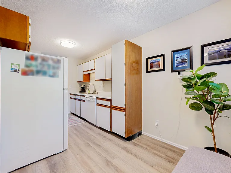 1404 Adriel Dr — Photo 14