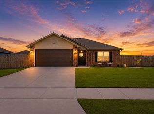 2700 Reynolds St, Pea Ridge, AR 72751