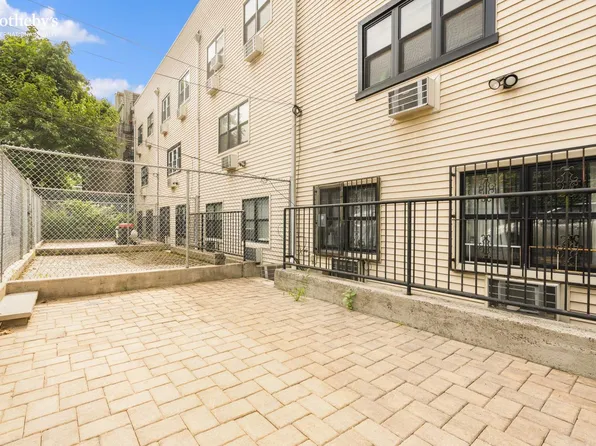 109 Pulaski Street image 5 of 10