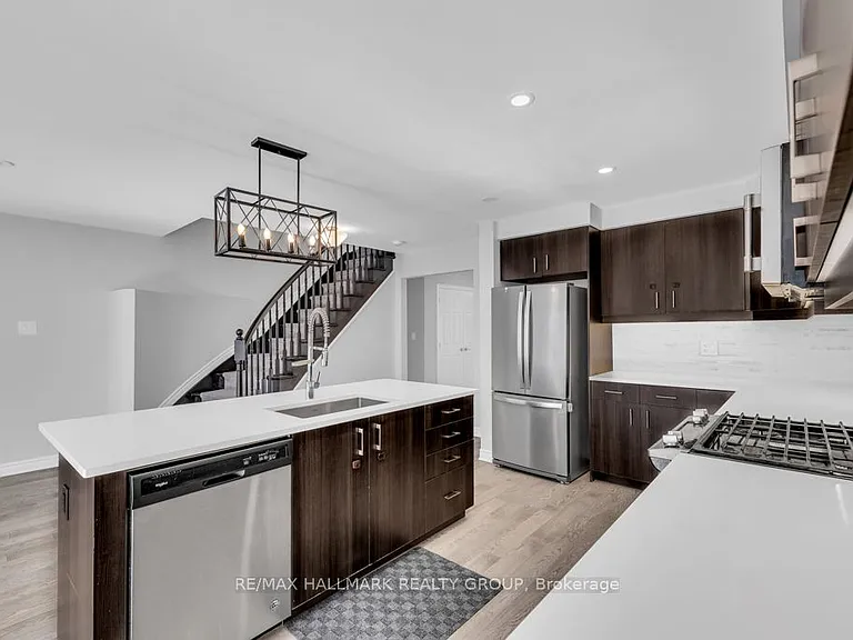600 Parade Dr — Photo 8