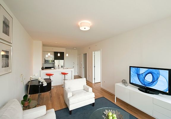 5th image of 795 Columbus Ave APT 7F