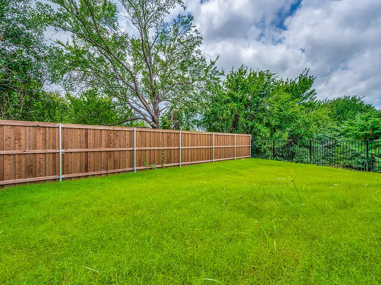 12104 Steeplechase Dr — Photo 24