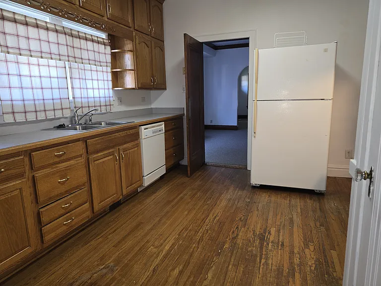 722 Nicholson St — Photo 5