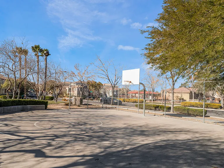 9132 Gabardine Ave — Photo 32