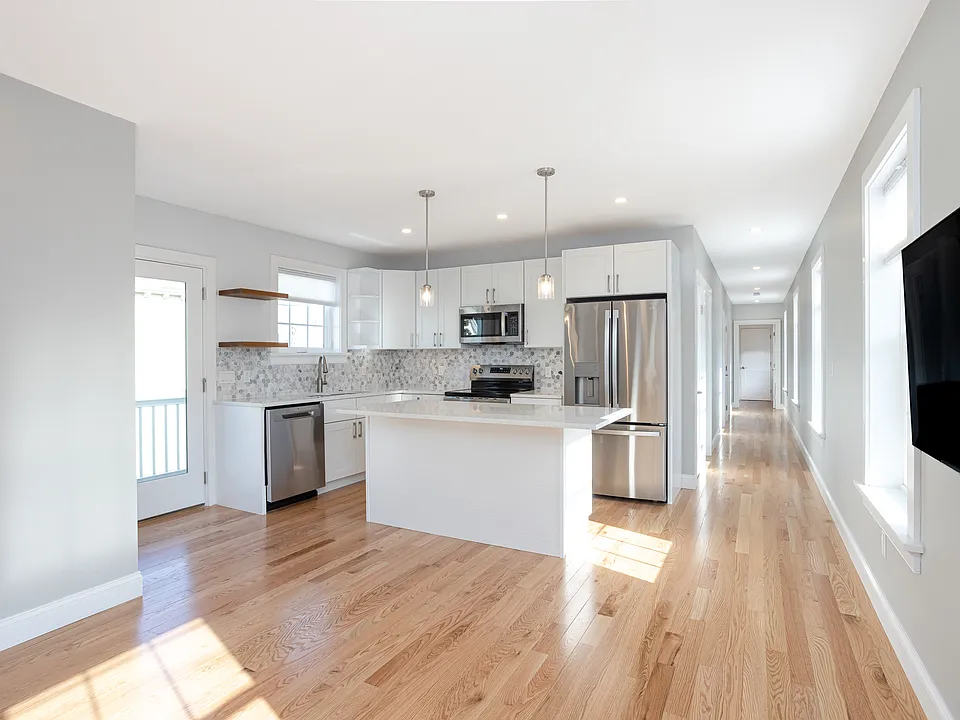 3 Vaughan Ave