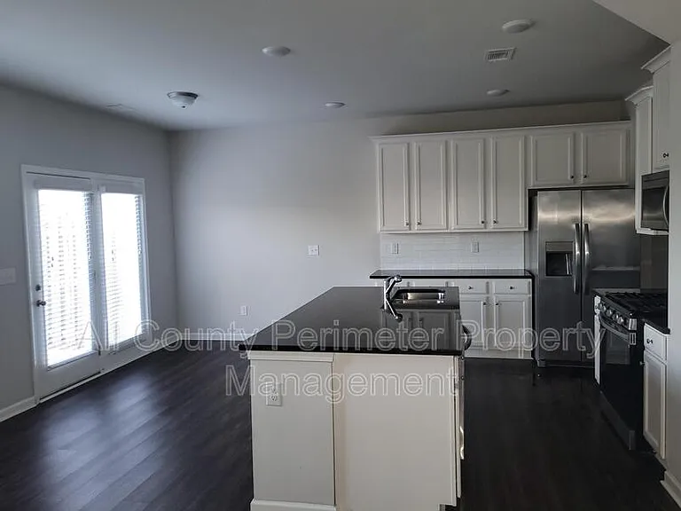 3796 Prospect Point Dr — Photo 4
