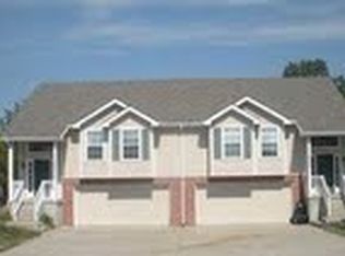 4021 Hawksbury Ct, Saint Joseph, MO 64506