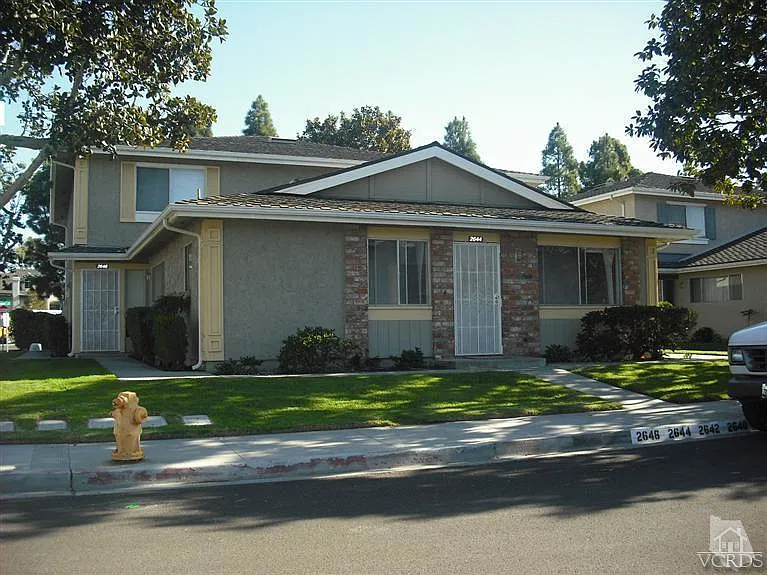 2 bed, 1.0 bath, 806 sqft, $2,600 — Photo 1