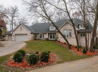 2601 Abbey Hill Dr, Minnetonka, MN 55305