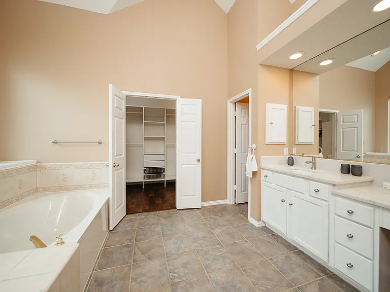 1212 Littlejohn Ct — Photo 16