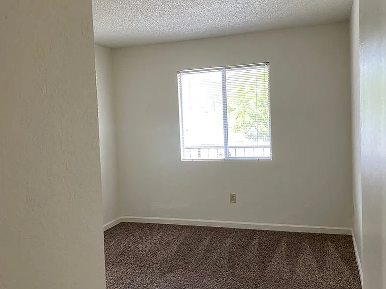 4210 Main St — Photo 5