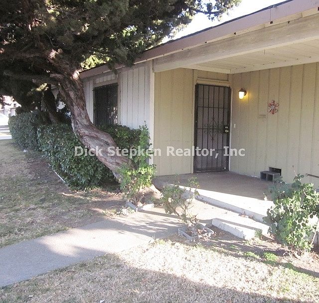 2nd image of 5 E Iris Ave