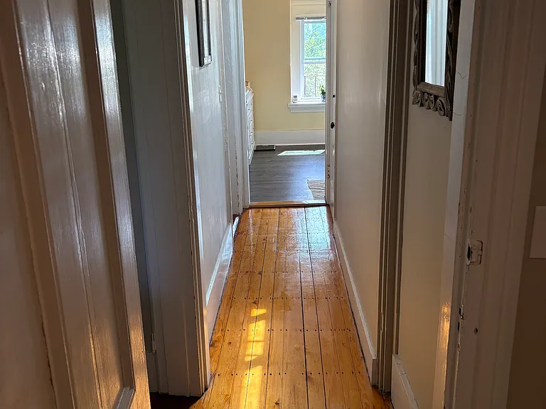 41 Monument Sq — Photo 16